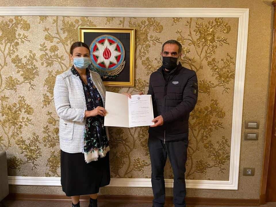 Millət vəkili şəhid valideynləri ilə görüşüb Millət vəkili şəhid valideynləri ilə görüşüb