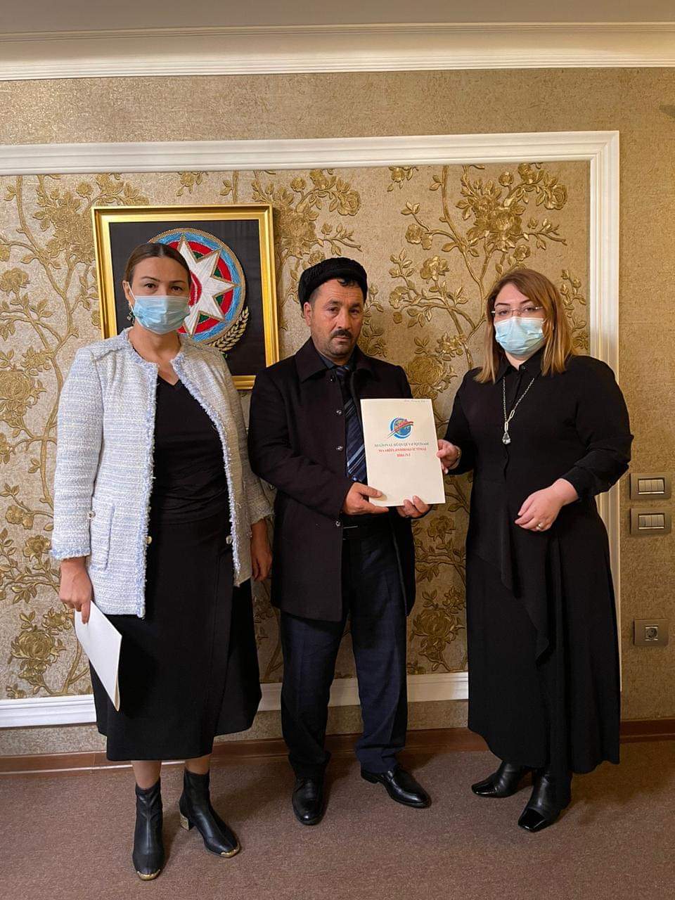 Millət vəkili şəhid valideynləri ilə görüşüb Millət vəkili şəhid valideynləri ilə görüşüb
