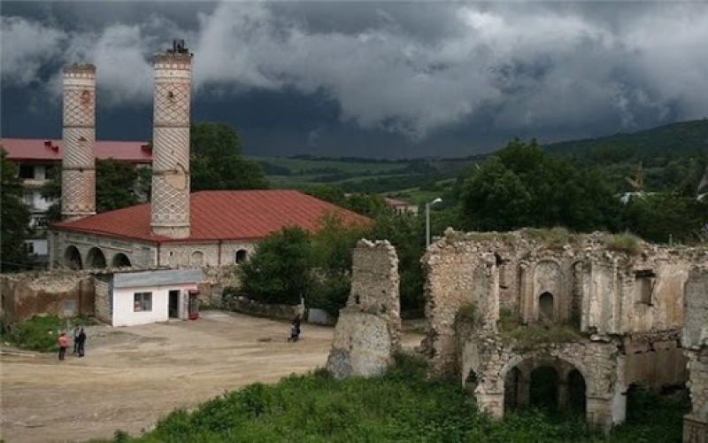 Yaşayan, yaşadan tarix 