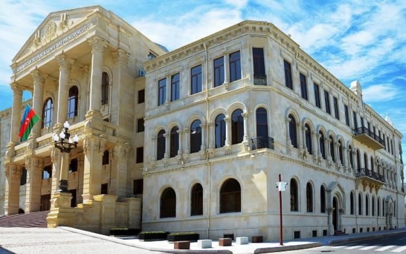 İntihar edən qadının şəxsi yazışmaları araşdırılacaq -  Baş Prokurorluq