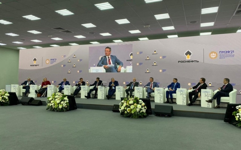 SOCAR prezidenti Sankt-Peterburq beynəlxalq iqtisadi forumunda  çıxış edib