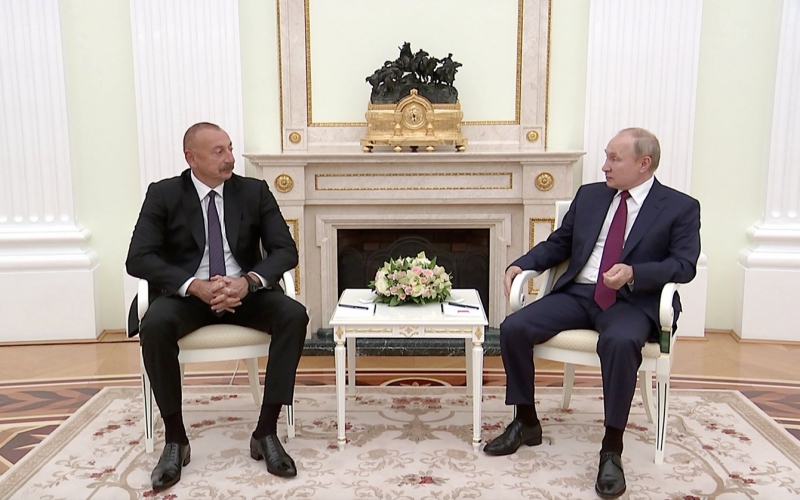 İlham Əliyev və Vladimir Putin Moskvadan İrəvana mesaj verdi 