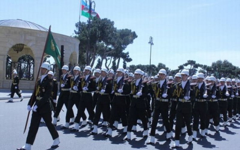 Sabah hərbçilərin yürüşü keçiriləcək 