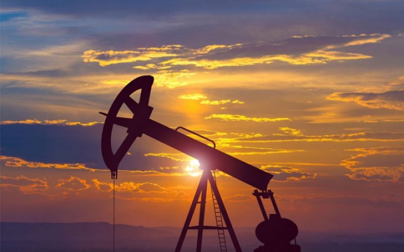 Neft 2%-dən çox ucuzlaşıb 
