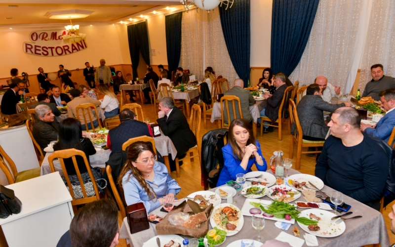 AY Partiya media mənsubları ilə iftar süfrəsində bir araya gəldi 