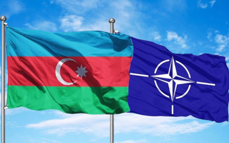 NATO və Rusiya arasında olan Azərbaycan: Düzgün balansı saxlamaq mümkün olacaqmı? 