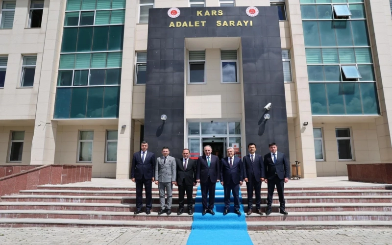 Baş prokuror Qarsa səfər etdi, türkiyəli həmkarı ilə görüşdü  
