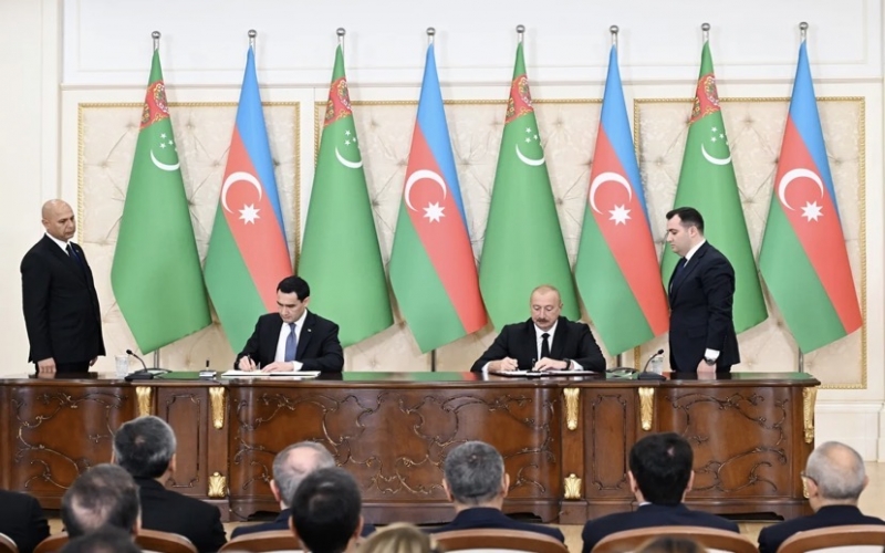 Azərbaycanla Türkmənistan arasında mühüm sənədlər  imzalandı